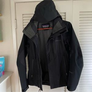 Patagonia Gore-Tex hooded women’s jacket small
